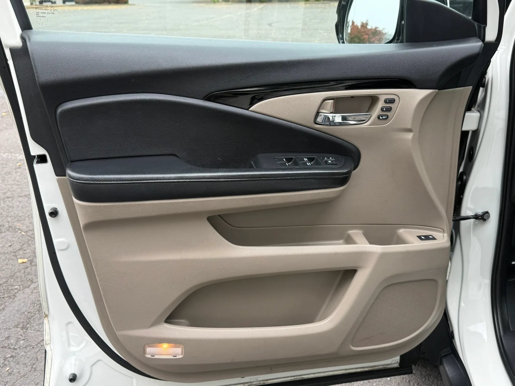 Used 2016 Honda Pilot Touring image 22