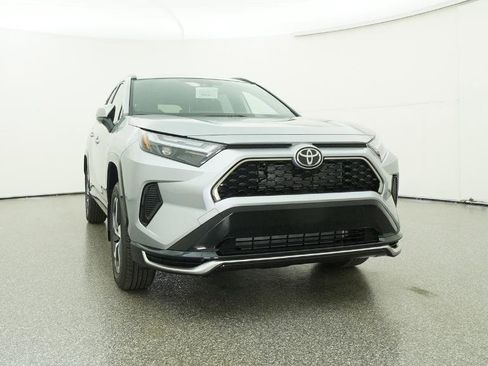 New 2025 Toyota RAV4 SE image 32