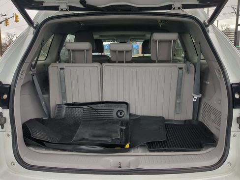 Used 2019 Toyota Highlander SE image 31