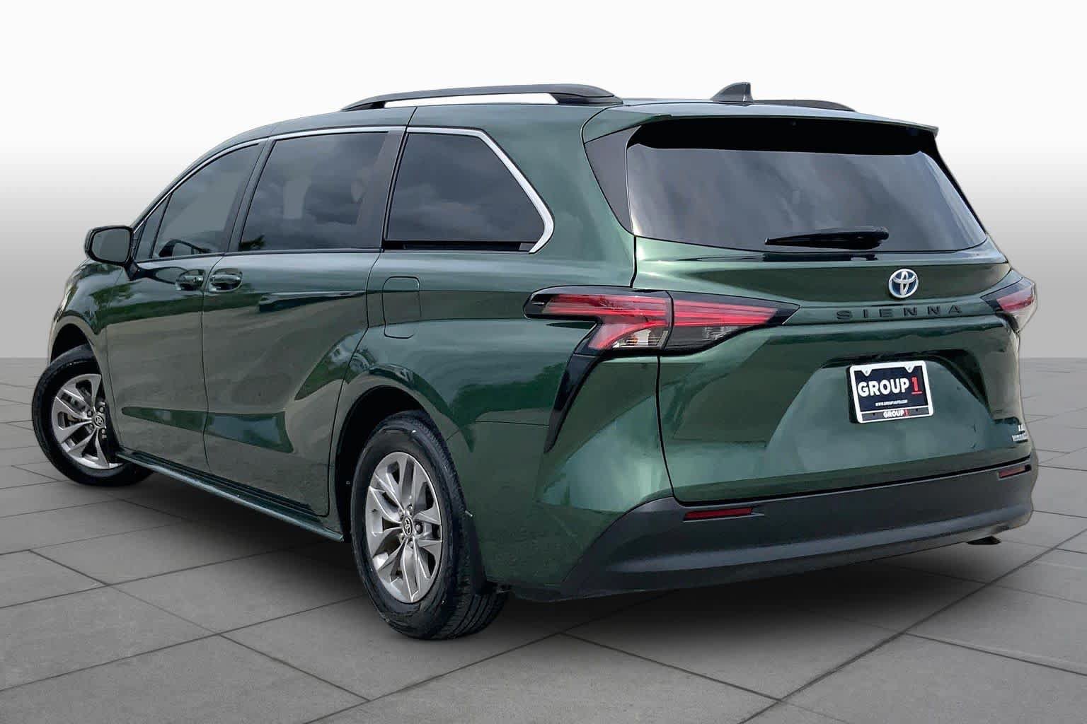 Used 2022 Toyota Sienna LE FWD image 11