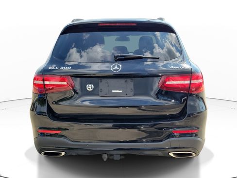Used 2017 Mercedes-Benz GLC 300 4MATIC image 4