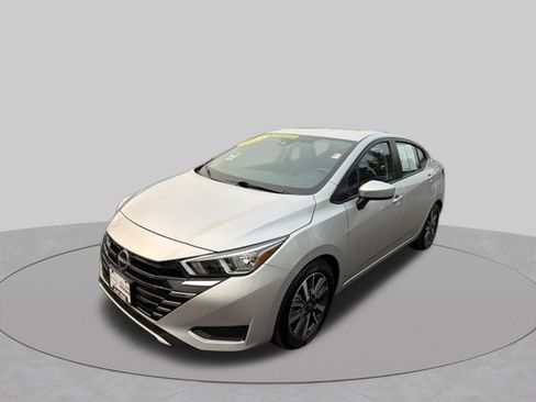 Used 2023 Nissan Versa SV FWD image 7
