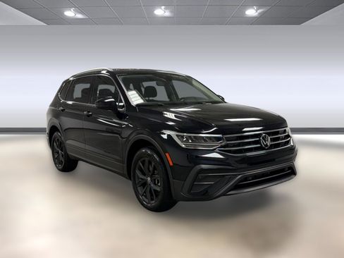 Used 2024 Volkswagen Tiguan SE FWD image 7