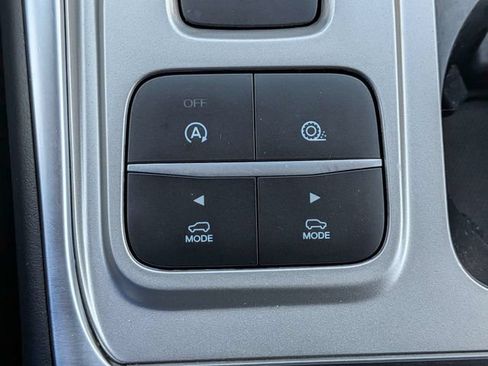 Used 2020 Ford Explorer XLT w/ Equipment Group 202A RWD image 25