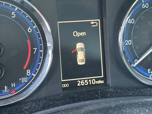 Used 2018 Toyota Corolla L image 14