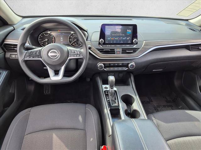 Used 2025 Nissan Altima 2.5 SV FWD image 22