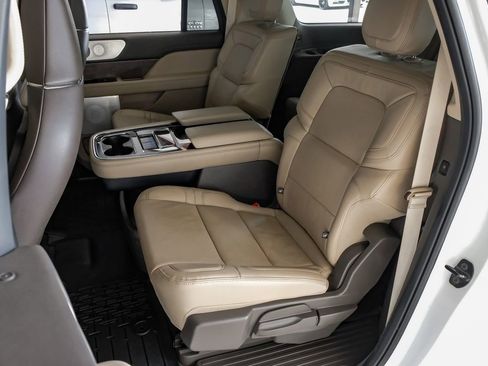 Used 2022 Lincoln Navigator L Reserve AWD/4WD image 39