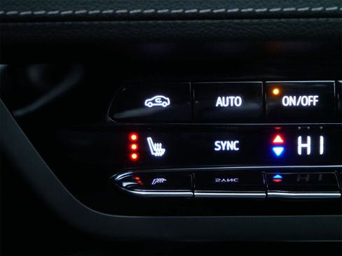 Used 2023 Buick Envision Essence w/ Sport Touring Package image 21