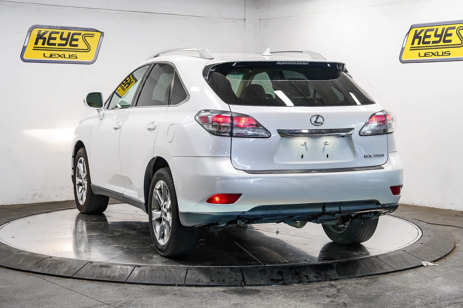 Used 2011 Lexus RX 350 2WD w/ Premium Pkg image 2