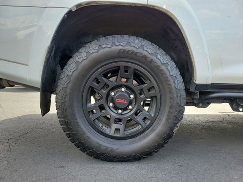 Used 2019 Toyota 4Runner TRD Off-Road Premium AWD/4WD image 7