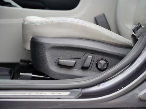 Used 2019 Kia Niro EX Premium w/ Sunroof Package image 15