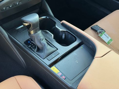 Certified 2024 Lexus ES 350 w/ Premium Package image 34