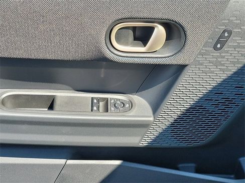 Used 2025 MINI Cooper 2-Door Hardtop image 10