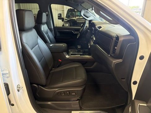 Used 2022 GMC Sierra 1500 SLT w/ SLT Premium Plus Package AWD/4WD image 26