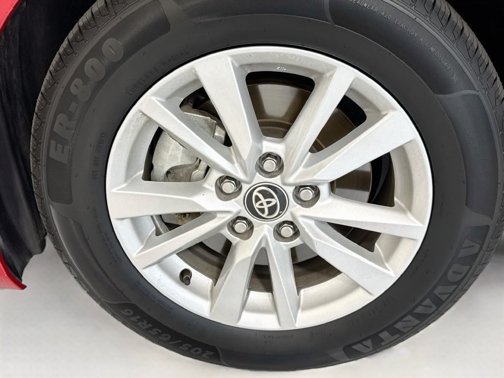 Used 2025 Toyota Camry LE FWD image 30