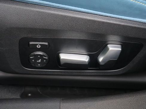 Used 2022 BMW M3 w/ Executive Package image 31