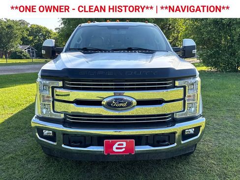 Used 2018 Ford F250 Lariat w/ Lariat Value Package RWD image 2