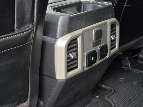 Used 2019 Ford F150 Lariat w/ Equipment Group 502A Luxury AWD/4WD image 31
