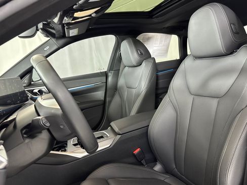 Used 2025 BMW i4 eDrive40 w/ Premium Package RWD image 5
