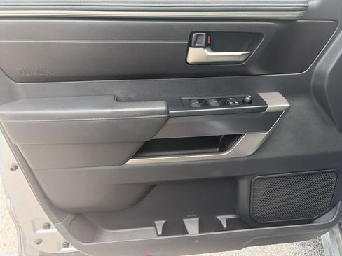 Used 2025 Toyota Tundra SR5 AWD/4WD image 17