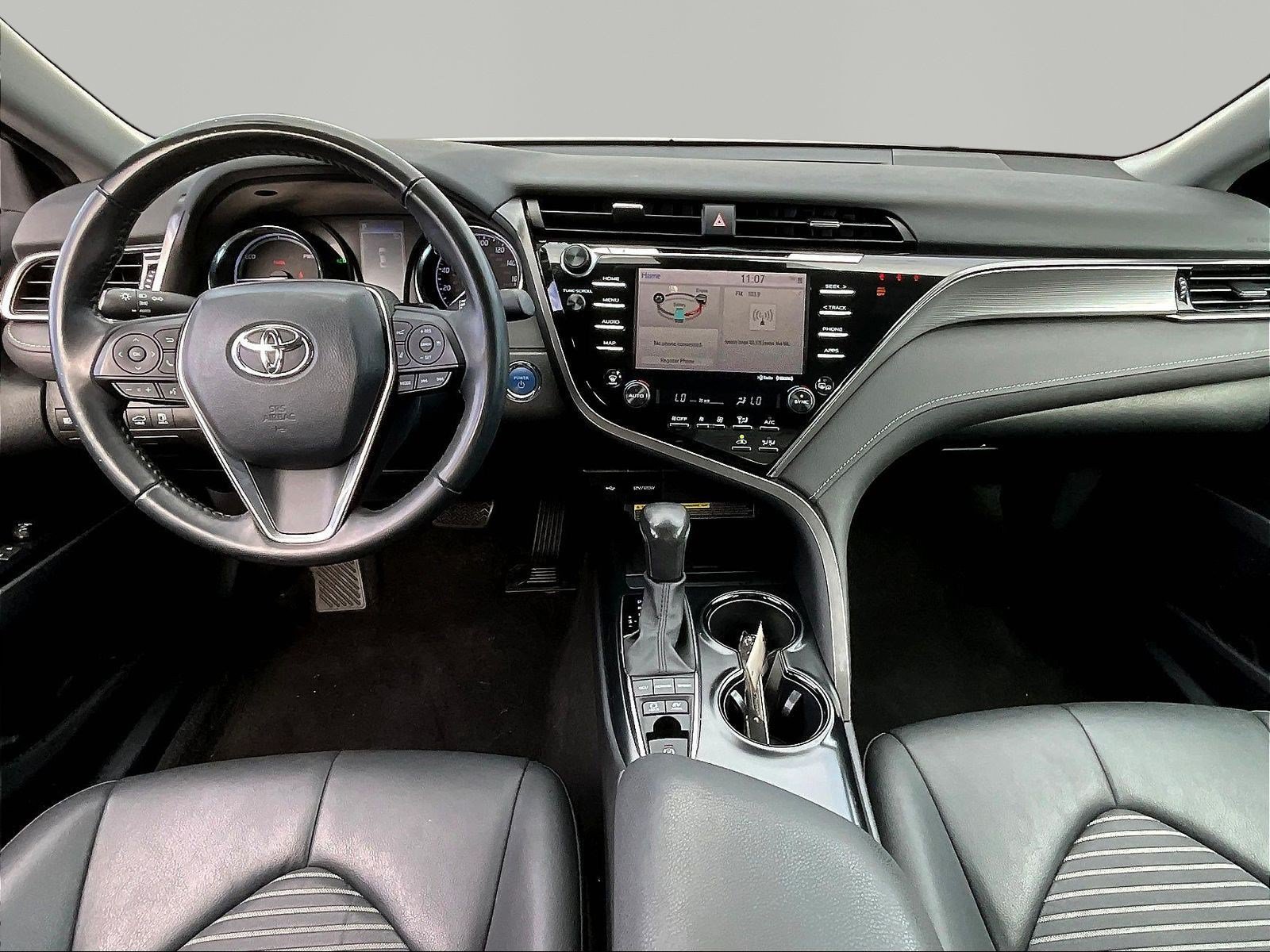 Used 2020 Toyota Camry SE w/ Sunroof Package FWD image 7