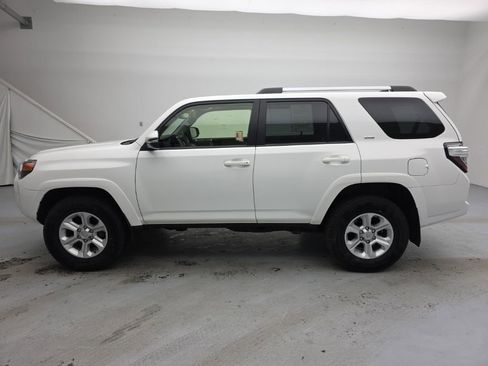 Used 2023 Toyota 4Runner SR5 Premium w/ Moonroof Package image 5