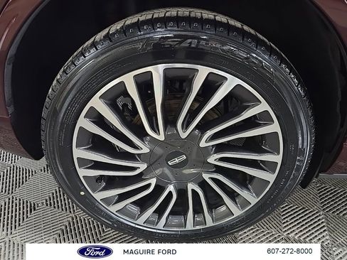 Used 2021 Lincoln Corsair Reserve w/ Sport Package image 17