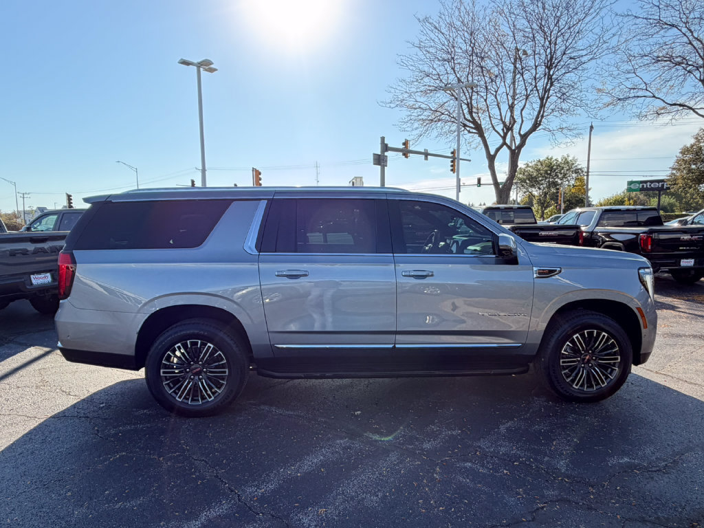 Certified 2026 GMC Yukon XL Elevation w/ Elevation Premium Package AWD/4WD image 14
