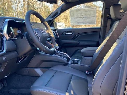 New 2026 GMC Canyon Elevation w/ Convenience Package image 16