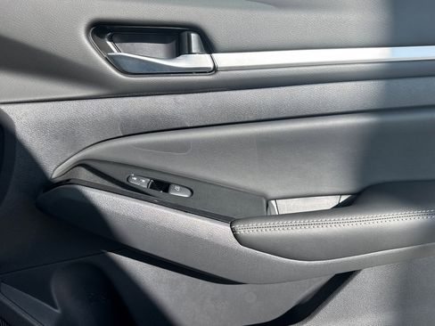 New 2025 Nissan Altima 2.5 SL image 18