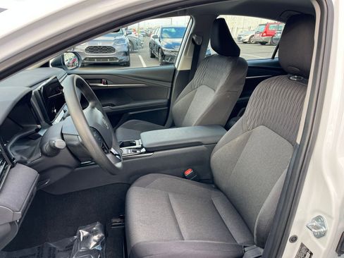 Used 2025 Toyota Camry LE image 35