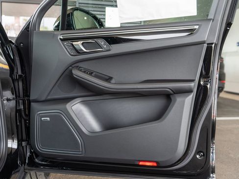 New 2026 Porsche Macan S AWD/4WD image 32