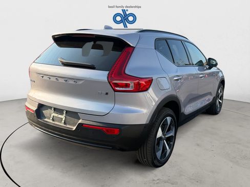 Used 2026 Volvo XC40 B5 Plus AWD/4WD image 6