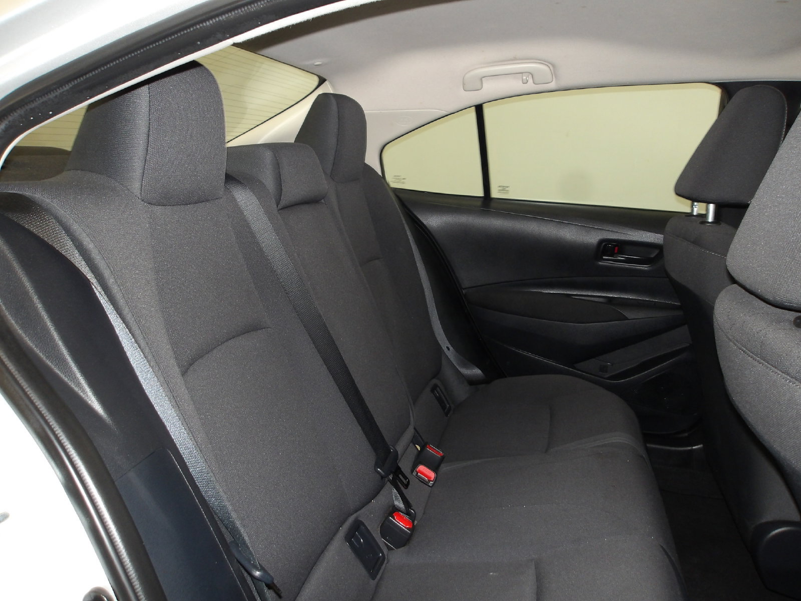 Used 2025 Toyota Corolla LE FWD image 18