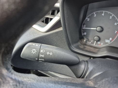 Used 2025 Toyota Corolla LE FWD image 34