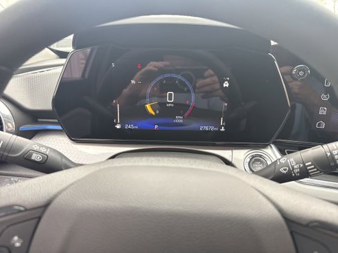 Used 2025 Chevrolet Trax LT image 18