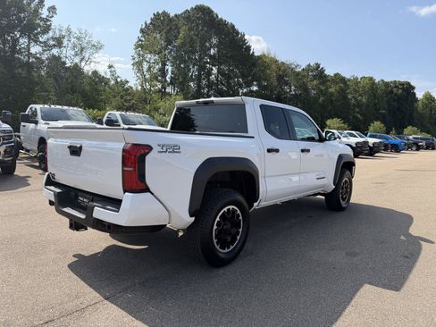 Used 2024 Toyota Tacoma TRD Off-Road AWD/4WD image 6