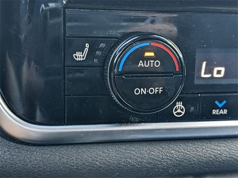 Used 2022 Nissan Rogue Platinum w/ Head-Up Display Package image 27