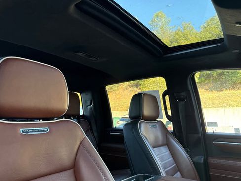 Used 2024 GMC Sierra 2500 Denali Ultimate image 17