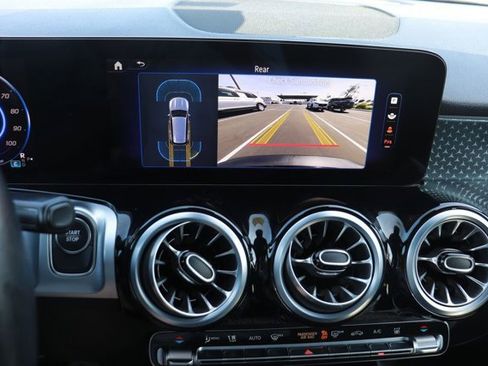 Used 2024 Mercedes-Benz EQB 250+ image 31