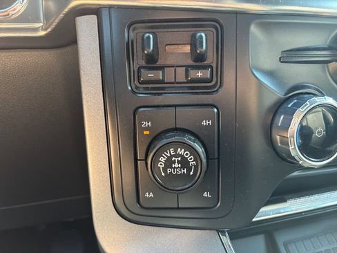 Used 2022 Ford F150 Lariat w/ Equipment Group 502A High AWD/4WD image 33