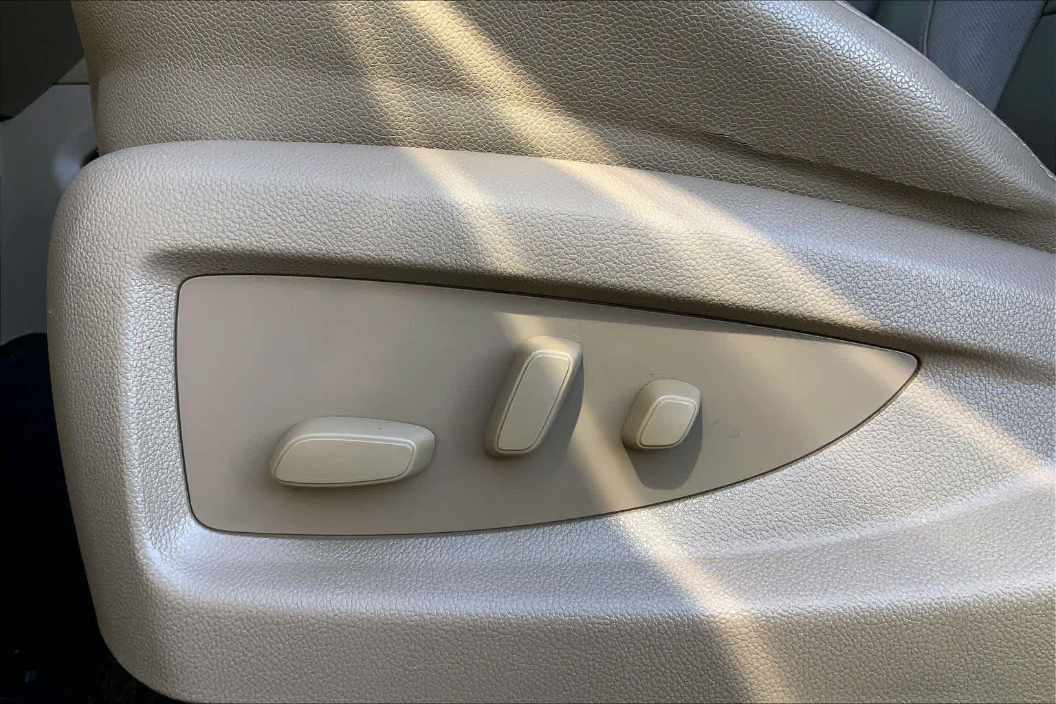 Used 2018 GMC Yukon SLT w/ Premium Edition RWD image 34