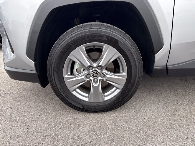 Used 2022 Toyota RAV4 XLE w/ Convenience Package FWD image 10