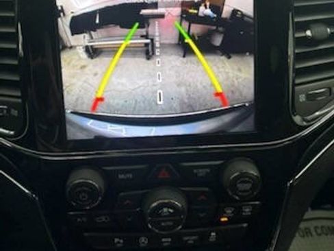 Used 2020 Jeep Grand Cherokee Limited image 19