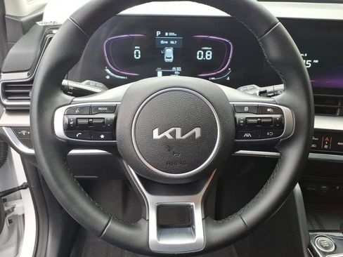 Used 2024 Kia Sportage EX image 8