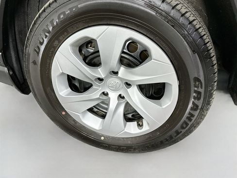 Certified 2025 Toyota RAV4 LE AWD/4WD image 30