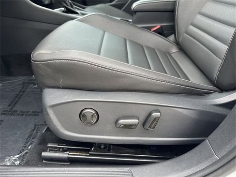 Used 2024 Volkswagen Jetta SE w/ Panoramic Sunroof Package image 27