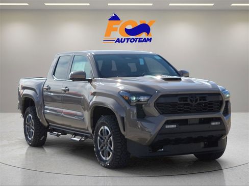 New 2026 Toyota Tacoma TRD Sport image 7