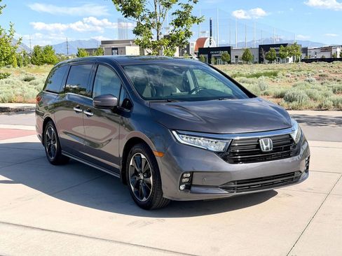 Used 2021 Honda Odyssey Elite image 3