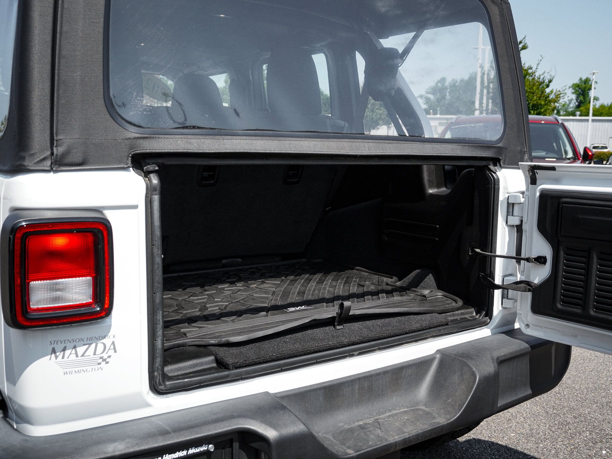 Used 2022 Jeep Wrangler Unlimited Sport AWD/4WD image 33